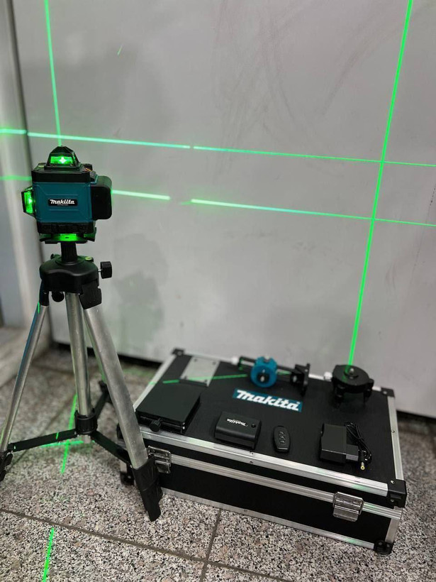 تراز لیزری نور سبز شارژی ماکیتا جعبه فلزی شیک